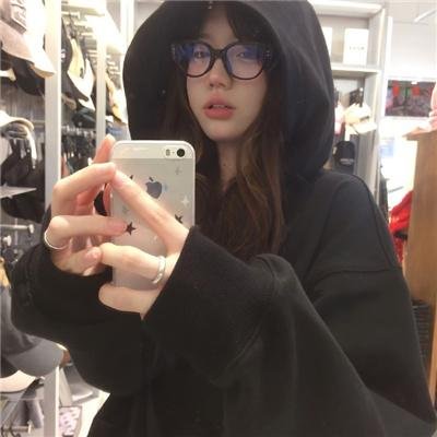 空房间里的妻子